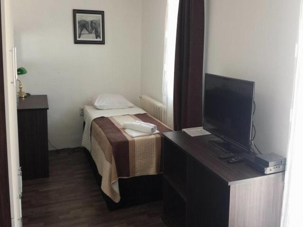 Gros Hotel - Leskovac Leskovac  Ngoại thất bức ảnh