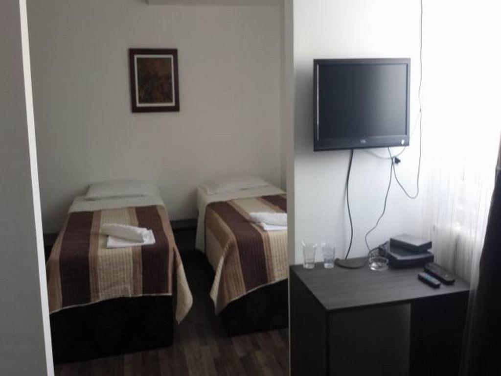 Gros Hotel - Leskovac Leskovac  Ngoại thất bức ảnh