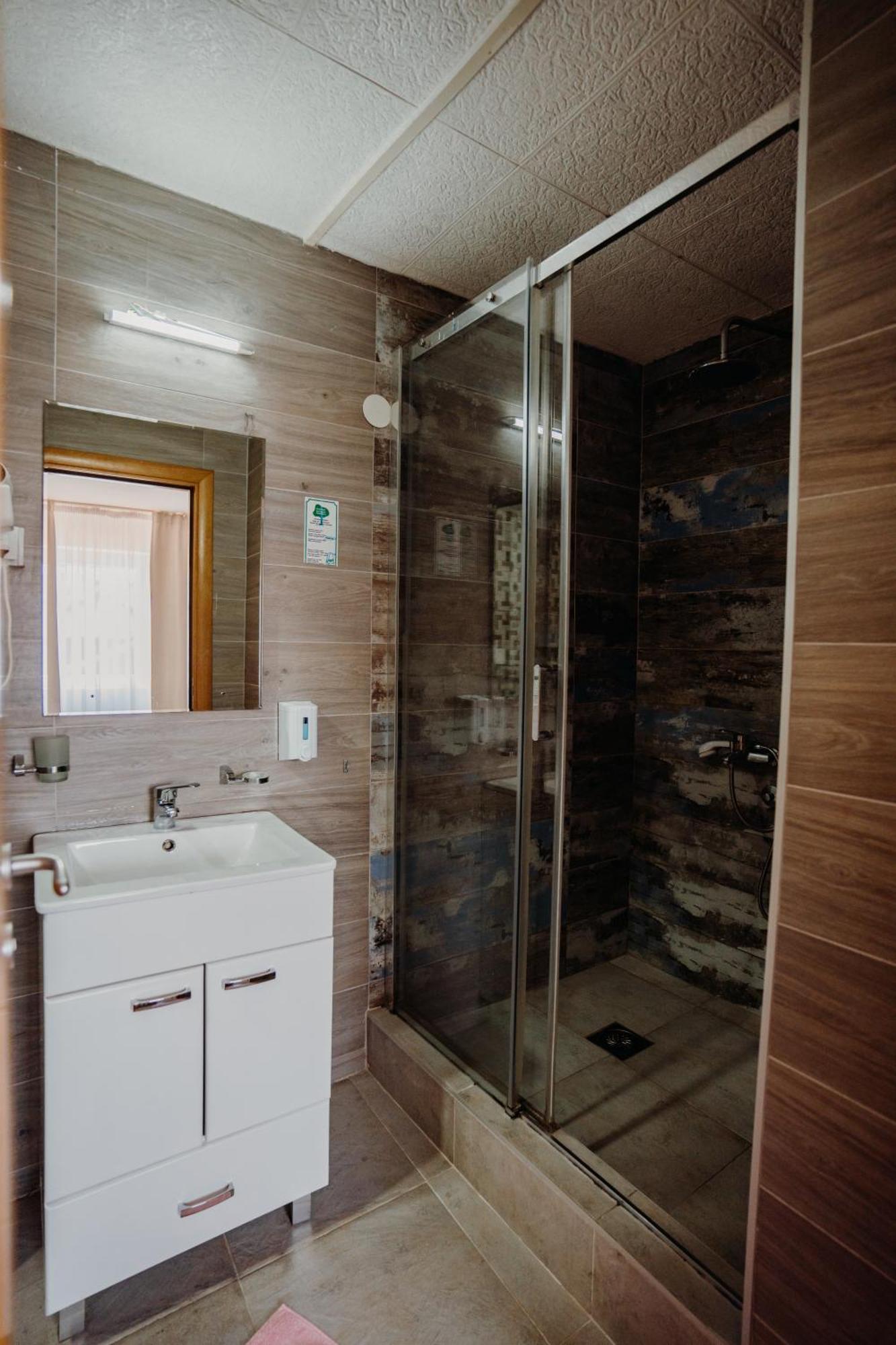 Gros Hotel - Leskovac Leskovac  Ngoại thất bức ảnh