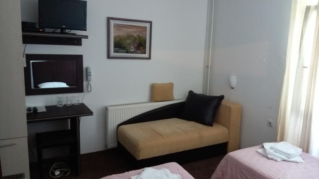 Gros Hotel - Leskovac Leskovac  Ngoại thất bức ảnh