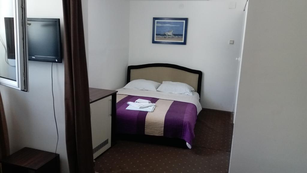 Gros Hotel - Leskovac Leskovac  Ngoại thất bức ảnh