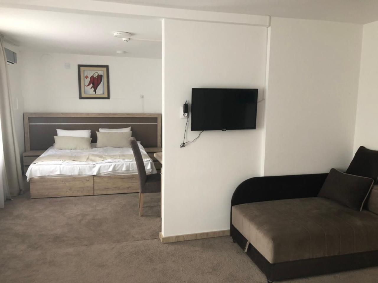 Gros Hotel - Leskovac Leskovac  Ngoại thất bức ảnh