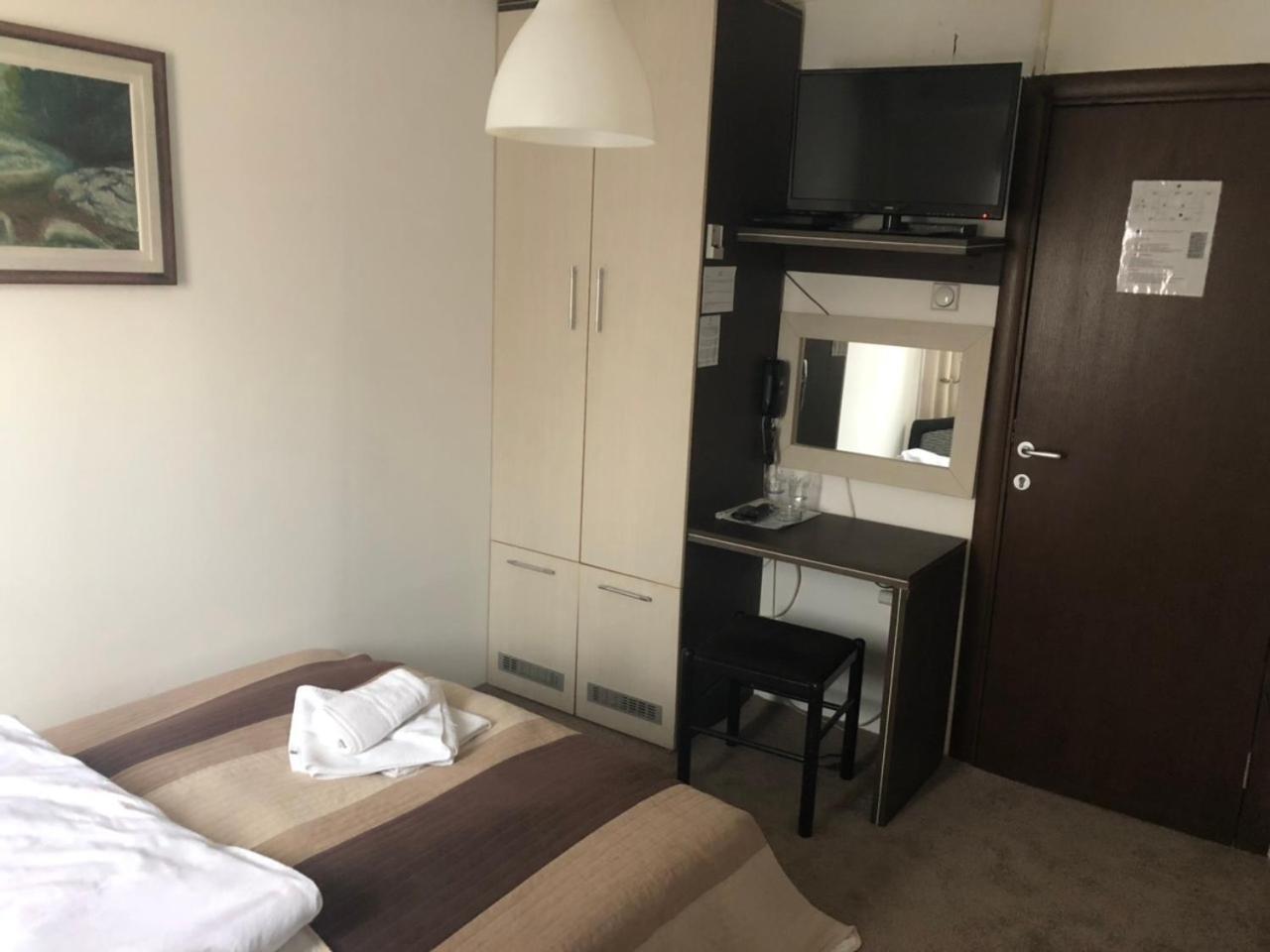 Gros Hotel - Leskovac Leskovac  Ngoại thất bức ảnh