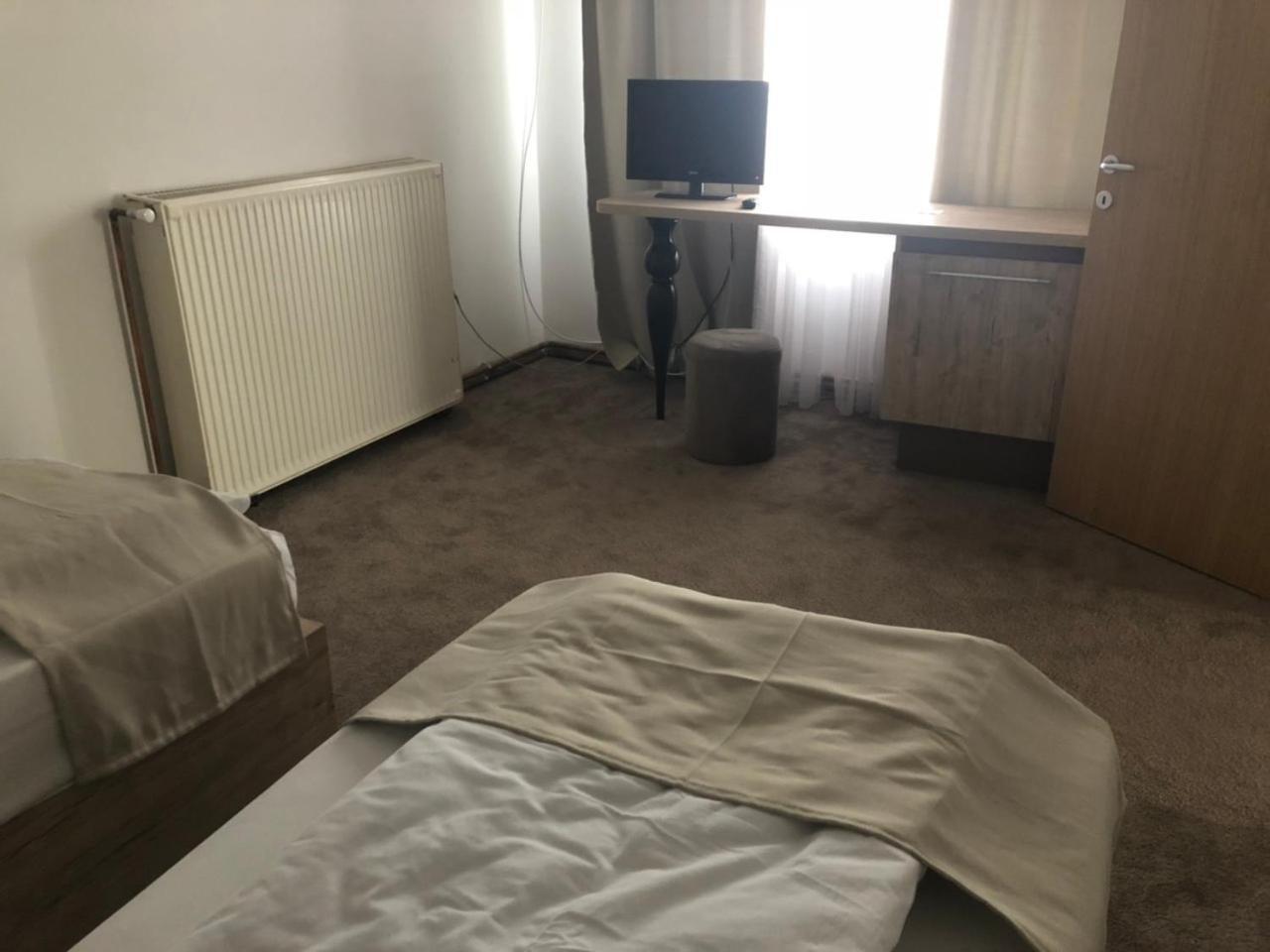 Gros Hotel - Leskovac Leskovac  Ngoại thất bức ảnh